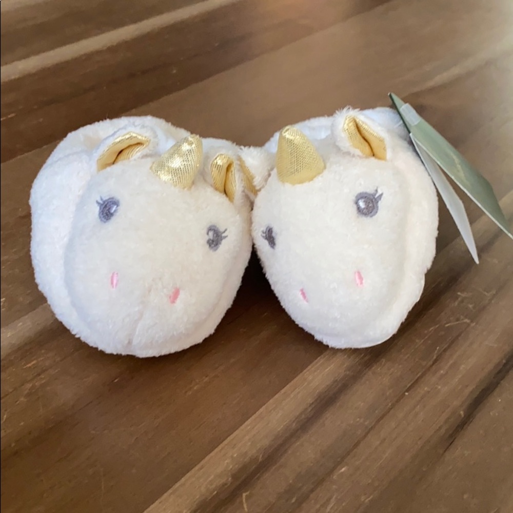 BNWT baby girls unicorn slippers